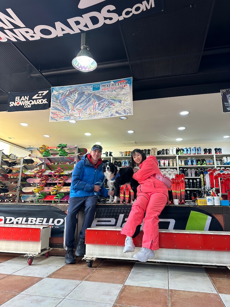 We got set up with some great gear at Top Ski, about 3km from the base of Muju Deogyusan Resort