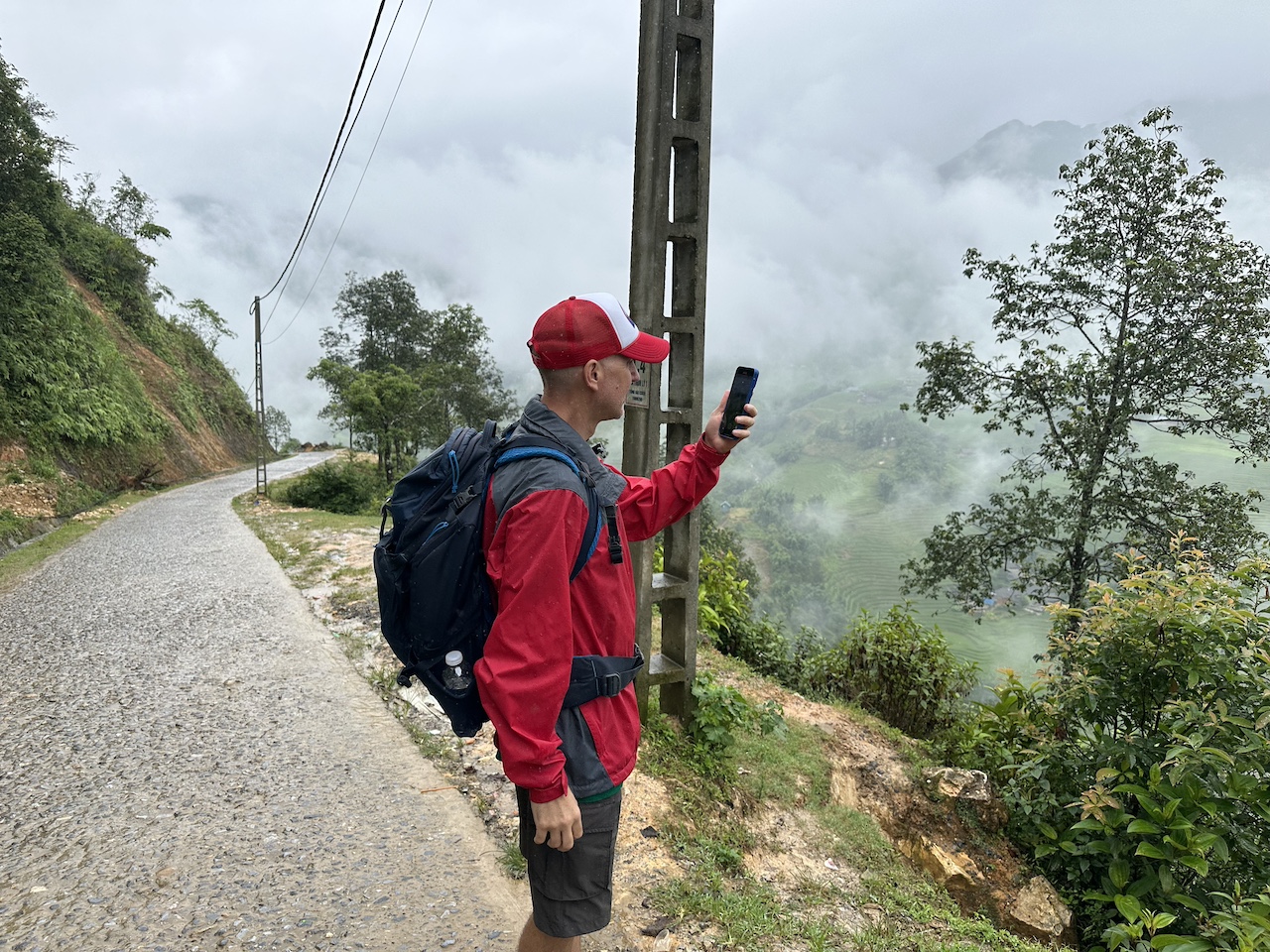 Using my Google Maps while trekking in Sapa, Vietnam thanks to me eSIM from Airalo. 