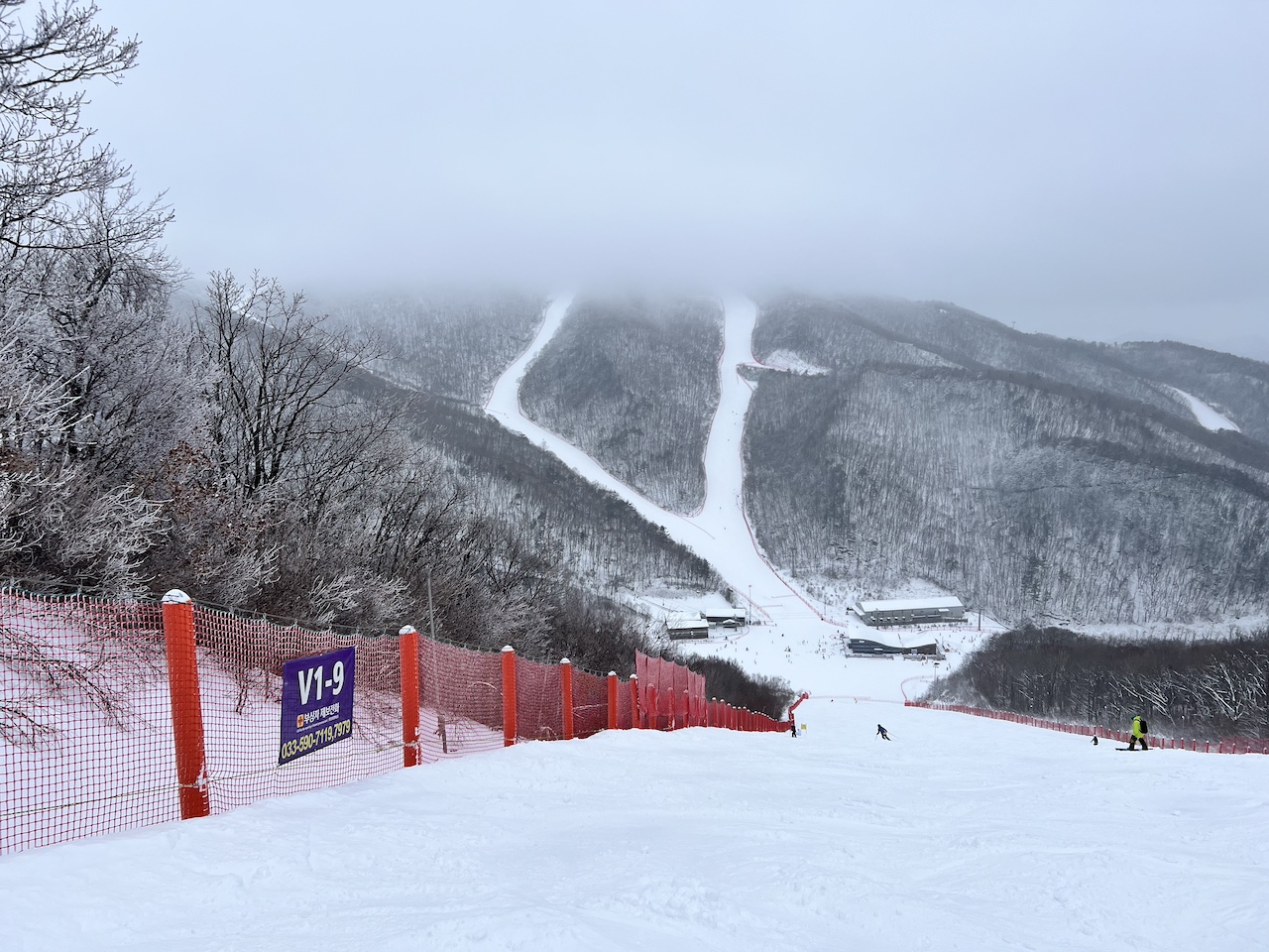 A view of an advanced trail off the Victoria lift at High 1 Resort, South Korea