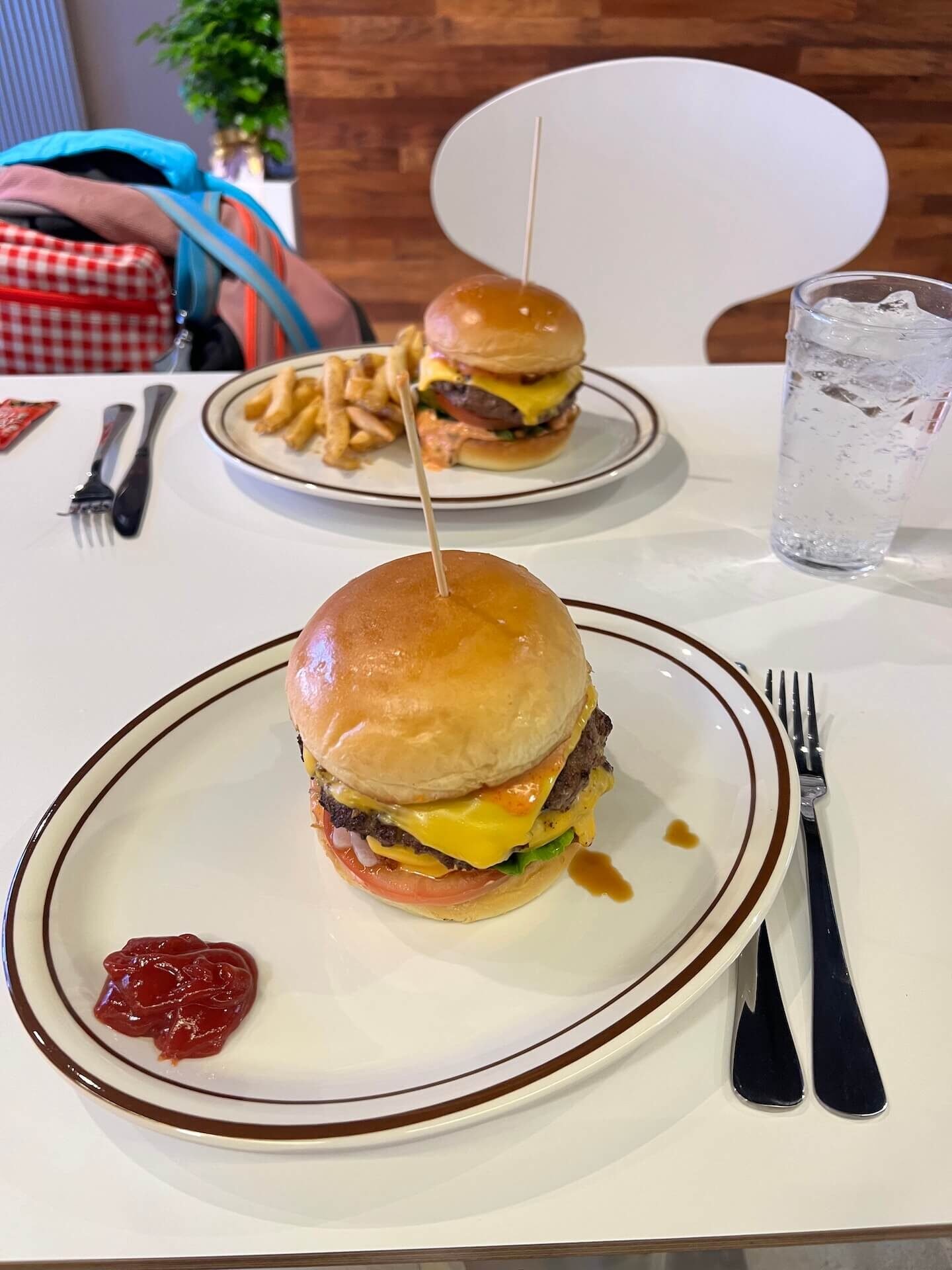 Yongpyong Resort Summer Guide (2025) 19 Two hand-cooked cheeseburgers with fries served at R&T Burger House in Alpensia, South Korea