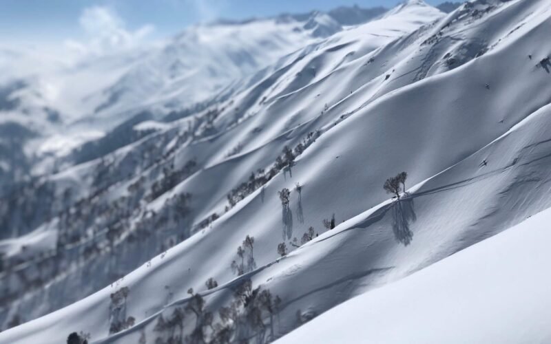 Why I’m Skiing in Gulmarg, Kashmir in 2026 (Despite the Risks)